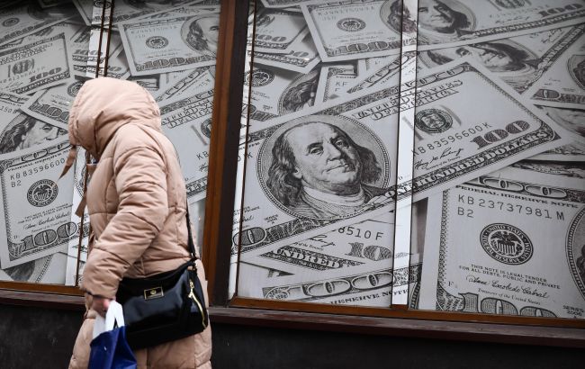 Ірак заборонив банкам проводити операції у доларах США, - Reuters