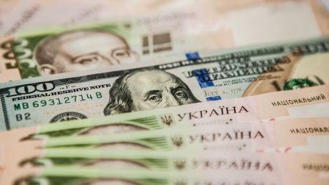 Курс доллара на 20 декабря обновил очередной минимум