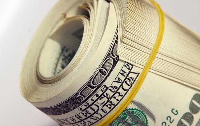 Наличный курс доллара в продаже незначительно понизился до 26,93 гривен