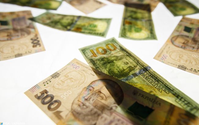 НБУ на 30 января повысил официальный курс доллара