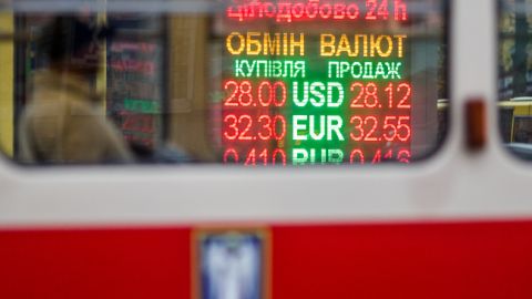 Курс долара в червні: експерт дав невтішний прогноз