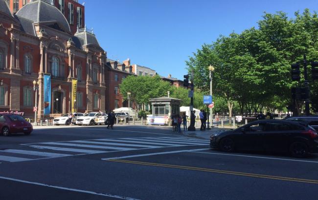 В Вашингтоне мужчина попытался проникнуть в Белый дом