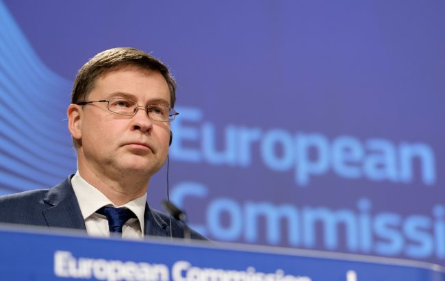 Украина в мае может получить еще почти 2 млрд евро от ЕС, - еврокомиссар
