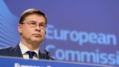 ЕС должен конфисковать замороженные активы РФ для компенсации Украине, - еврокомиссар