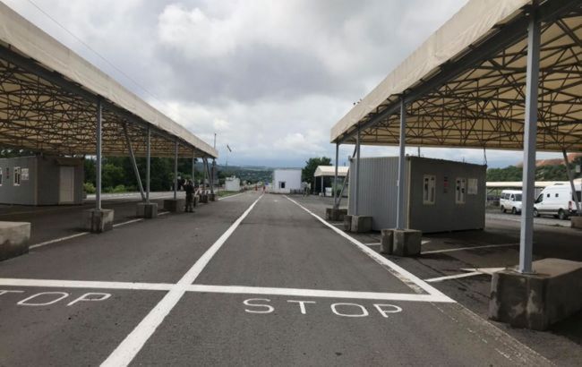 Бойовики "ДНР" знову закривають пункти пропуску