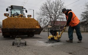 В Україні до травня відремонтують всі основні дороги, - Свириденко