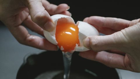 Яйця в Україні стають делікатесом: чому їх ціна рекордно зростає