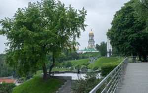 Літо набирає оберти, але не без "сюрпризів": що буде з погодою в Україні 5 червня