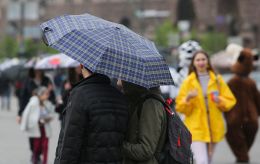 Різке похолодання та дощі: в Україну заходить холодний атмосферний фронт