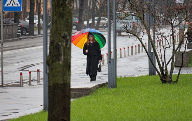 Трохи похолодає. Синоптик розповіла про погоду на сьогодні, назвавши регіони з дощем