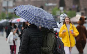 Україну накриє атмосферний фронт: як зміниться погода завтра і де буде найкомфортніше