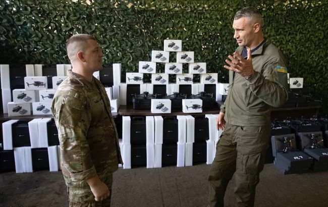 Кличко посетил бойцов в Харьковском направлении и Донбассе и передал дроны от киевской общины