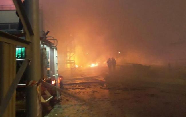 Пожежники локалізували пожежу на заводі під Одесою