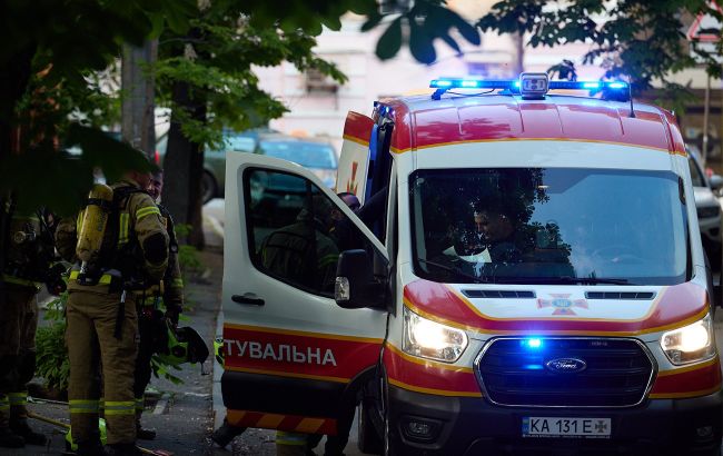 Поліція показала багатоповерхівку в Києві, по якій був прямий "прильот" дрона
