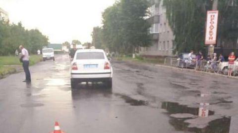 У Конотопі автівка начальника поліції збила дитину на переході