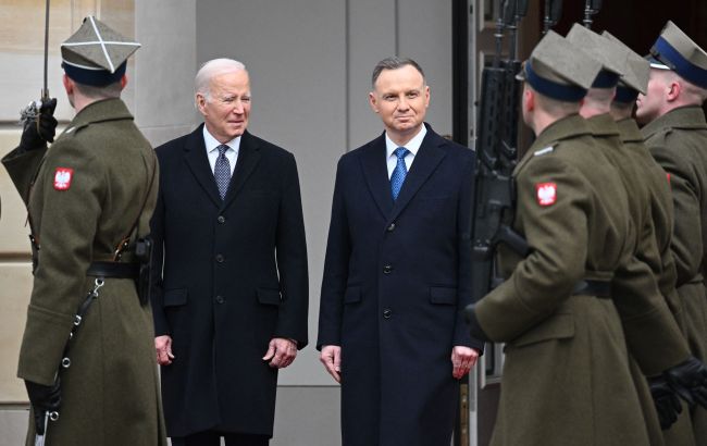 Байден встретился с Дудой в Варшаве (видео)