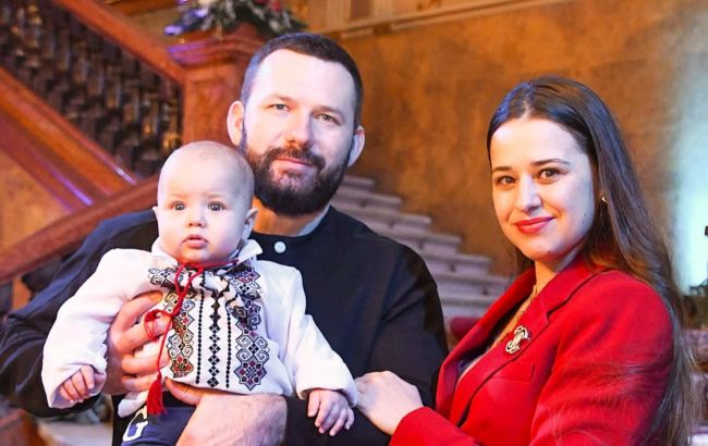 Бывшая Дзидзьо показала 10-месячного сына на новых фото: как он изменился