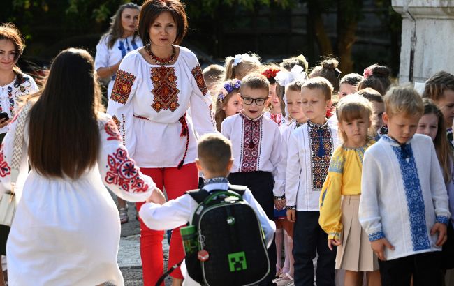 У школах України 1 вересня проведуть Всеукраїнський урок "Мова гідності"