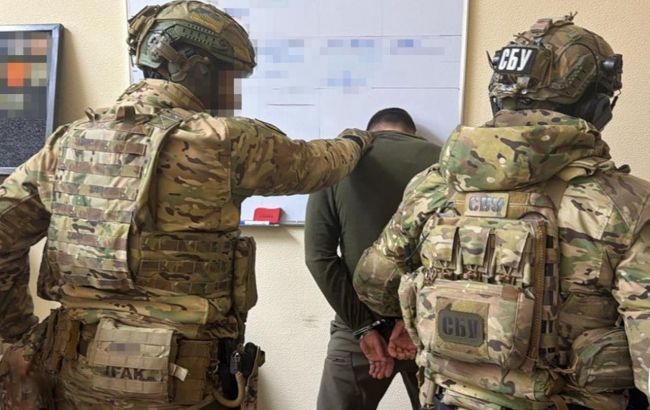 Топпосадовців Повітряних сил та СБУ затримали за корупцію на аеродромах