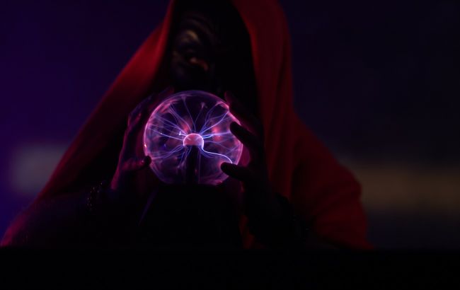 Кто получит знак сверху (иллюстрация: freepik.com)