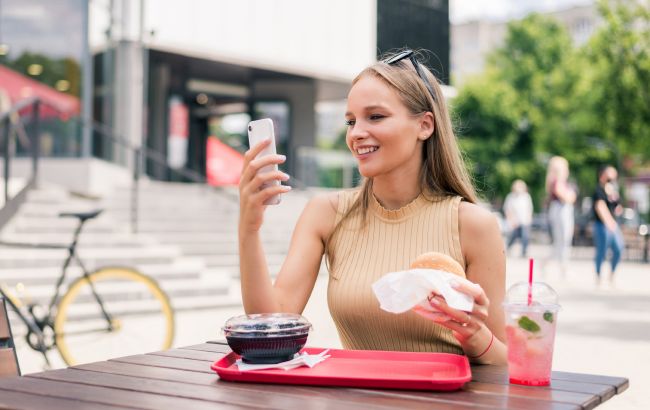 Ці продукти викликають сильну спрагу: не вживайте їх під час спеки