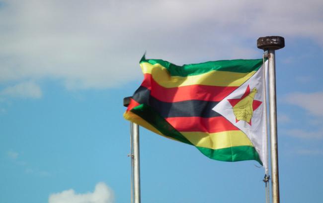 У Зімбабве тисячі людей вийшли на вулиці відзначити падіння режиму Мугабе