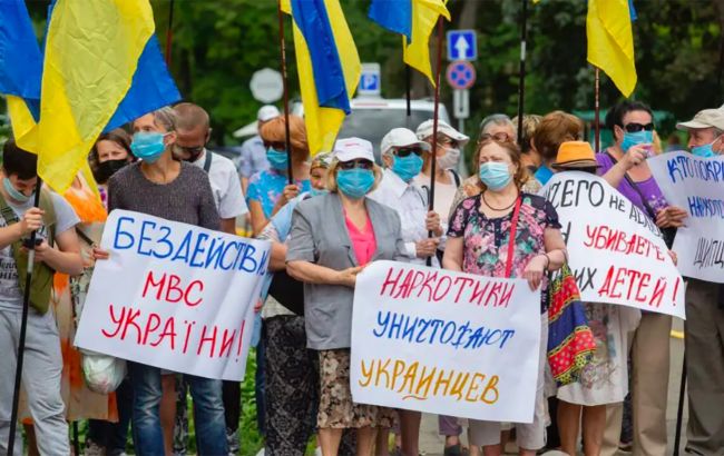 У Києві протестували проти бездіяльності правоохоронців у розслідуванні справи про наркоторгівлю