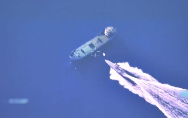 Турция испытала катер-камикадзе: потопил корабль в считанные минуты