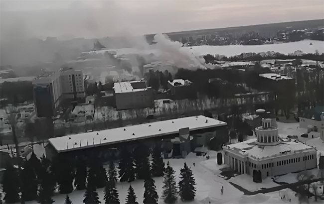 В российской Казани произошел масштабный пожар в военном училище: горят казармы