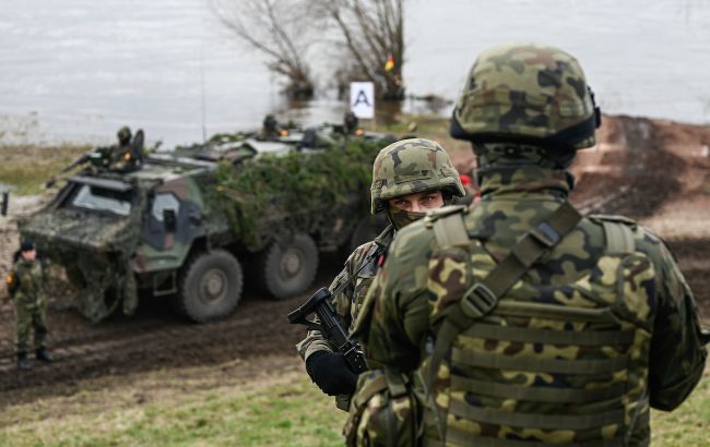 Польща відправить війська у Францію