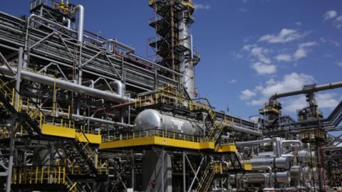 Имеет стратегическое значение: в ЦПД рассказали о подвергшемся атаке Новокуйбышевском НПЗ