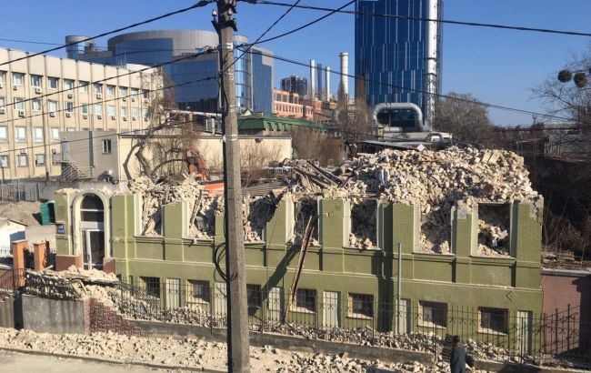 "Реконструкція" історичних будинків в офісні центри та ЖК: чому так відбувається та як з цим боротися