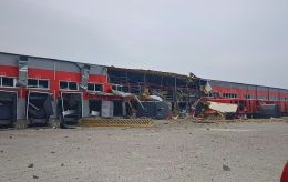 Россия ударила по терминалу "Новой почты" в Запорожье: ранены работники