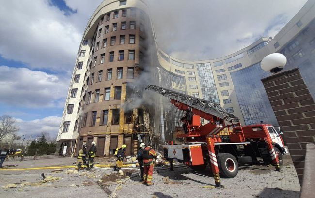Харьков подвергся одной из самых массированных атак: десятки "прилетов" по городу