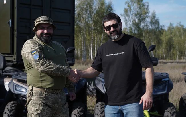 Квадроцикли та мобільні лазні для 157 ОМБр: "Сталевий фронт" продовжує підтримку військових