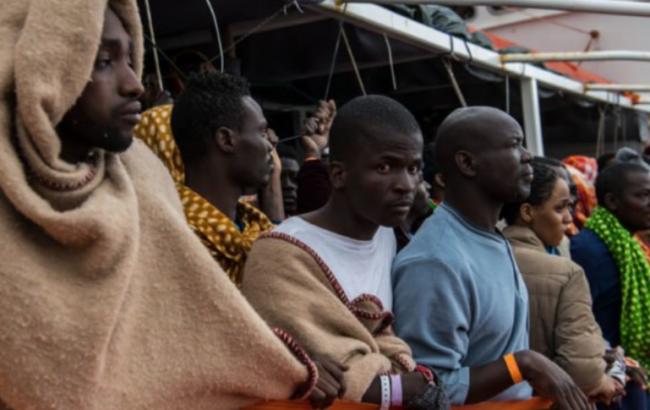 Италия закрыла порты для спасенных беженцев в Средиземном море
