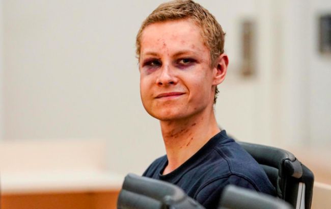 Подозреваемый в стрельбе в мечети Норвегии отказался говорить в суде