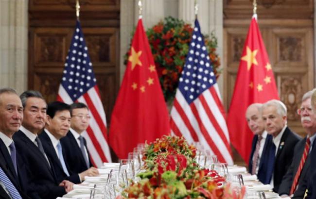 США і Китай домовилися не вводити нові мита з 1 січня