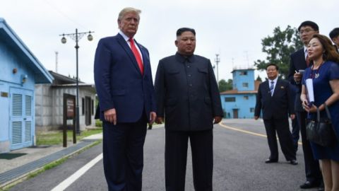 Трамп встретился с Ким Чен Ыном