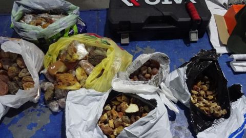 На кордоні з Польщею затримали чоловіка з понад 20 кг бурштину