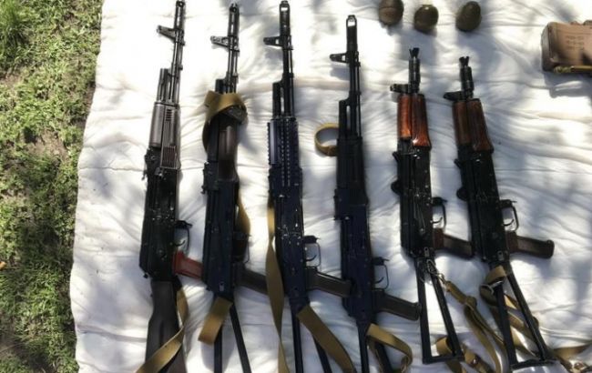 В Луганській обл. правоохоронці вилучили арсенал зброї та вибухівки
