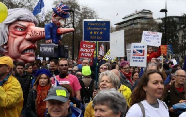 У Лондоні тисячі людей вимагають повторного референдуму по Brexit