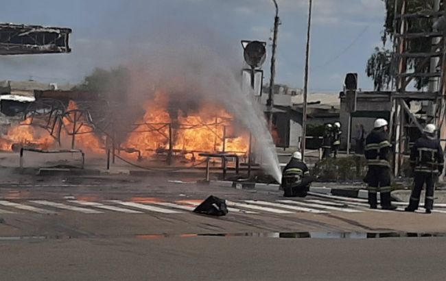 У Житомирі трапилась пожежа на автозаправці, є постраждалі