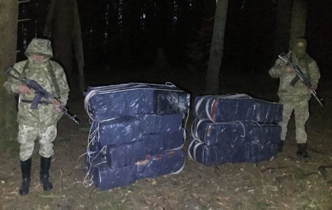 На границе с Румынией пограничники изъяли 20 тыс. контрабандных пачек сигарет