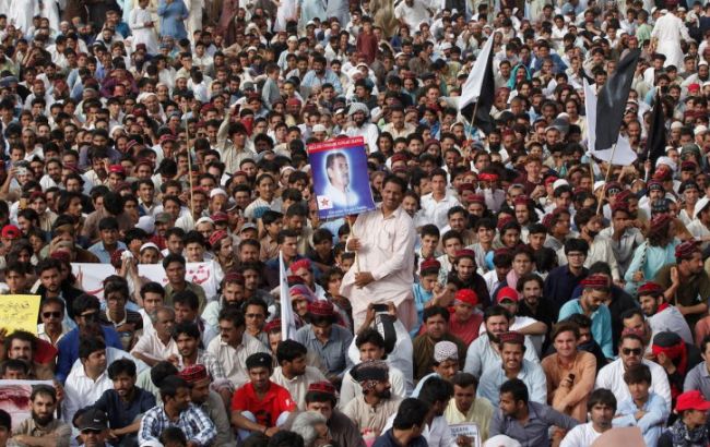 В Пакистане на акции протеста военные открыли огонь, есть погибшие