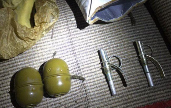 В Донецкой обл. у местного жителя изъяли взрывчатку и гранаты