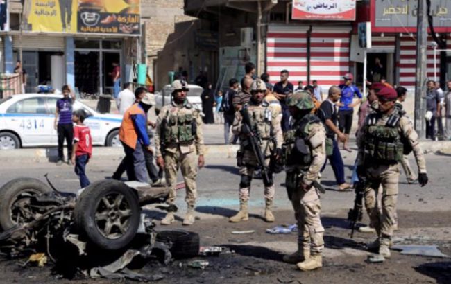 В Ираке на рынке подорвали автомобиль, есть погибшие