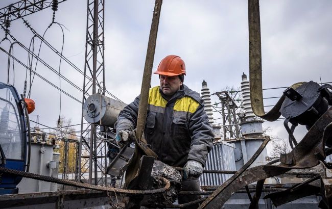 Росіяни вдарили по енергооб'єктах Сумської області, тривають відновлювальні роботи