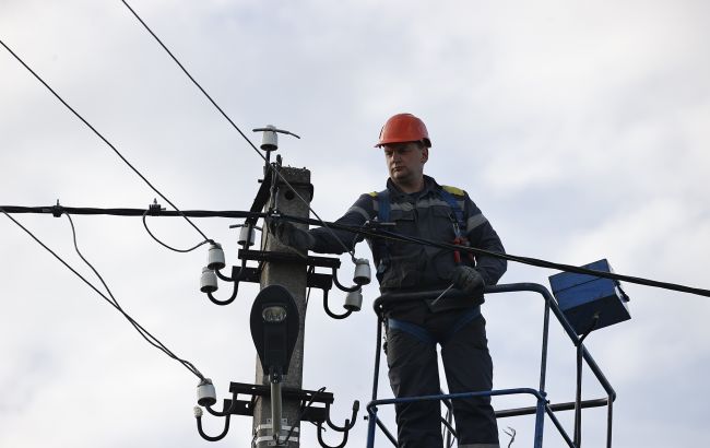 У Києві та області вимикалися лінії електропередачі через нічний обстріл