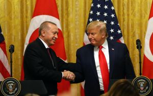 Трамп анонсировал отмену санкций США против Турции